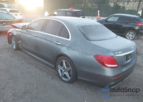 2019 Mercedes-Benz E 300 4Matic из США, поврежденный, VIN WDDZF4KB2KA633338